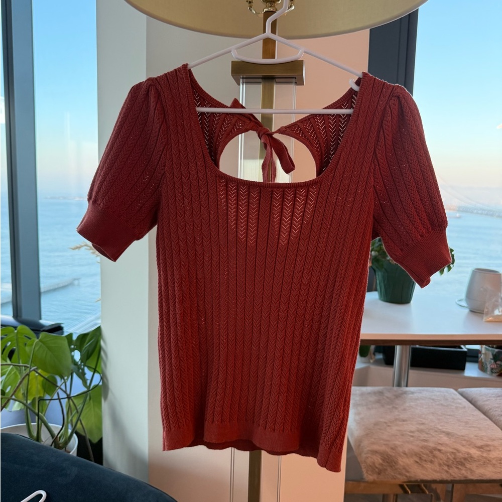 FRNCH rusty orange Red Knit Blouse with Bow at the back and a cut out, size M